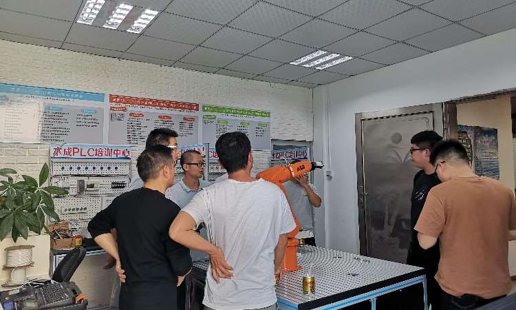 厦门岛外怎么选择好的PLC培训机构\