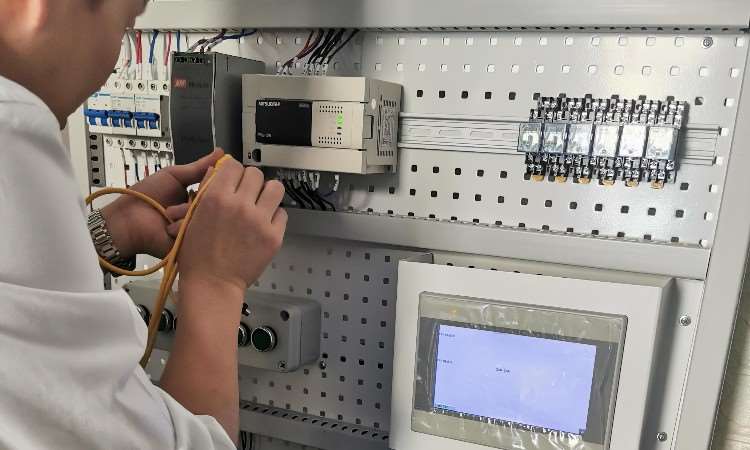 变频控制柜设计重点--厦门PLC培训